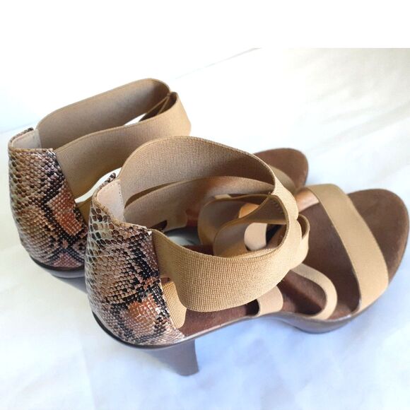 Charleston Shoe Co. Tan Cross Over Criss Cross Strappy Step In Heels Shoe Size7 - Picture 5 of 8